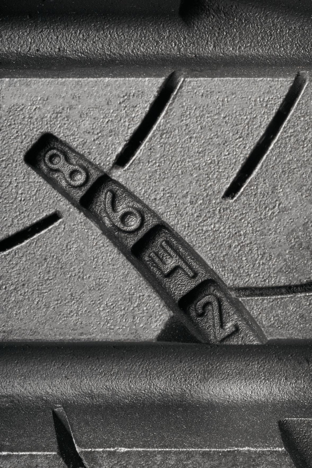 Goodyear Assurance Outlast 205/65R16 95H All-Season Tire Goodyear